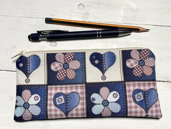 patchwork-szívecskés neszesszer - a táskádba