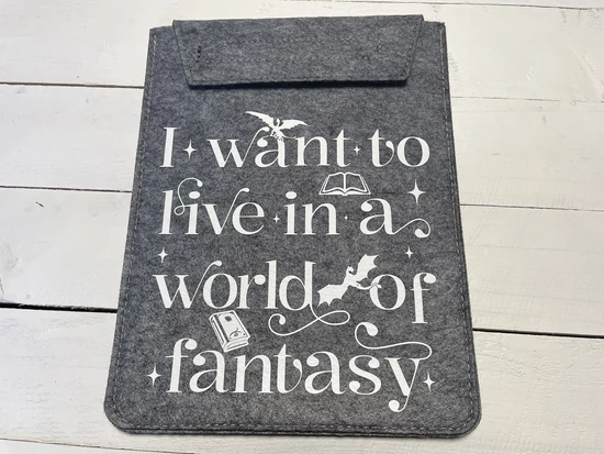 World of Fantasy feliratos filc könyvtok sárkányos mintával, szürke színben