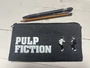 Kép 1/4 - Pulp Fiction farmer tolltartó kivehető kitűzőkkel