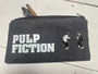 Kép 3/4 - Pulp Fiction farmer tolltartó kivehető kitűzőkkel